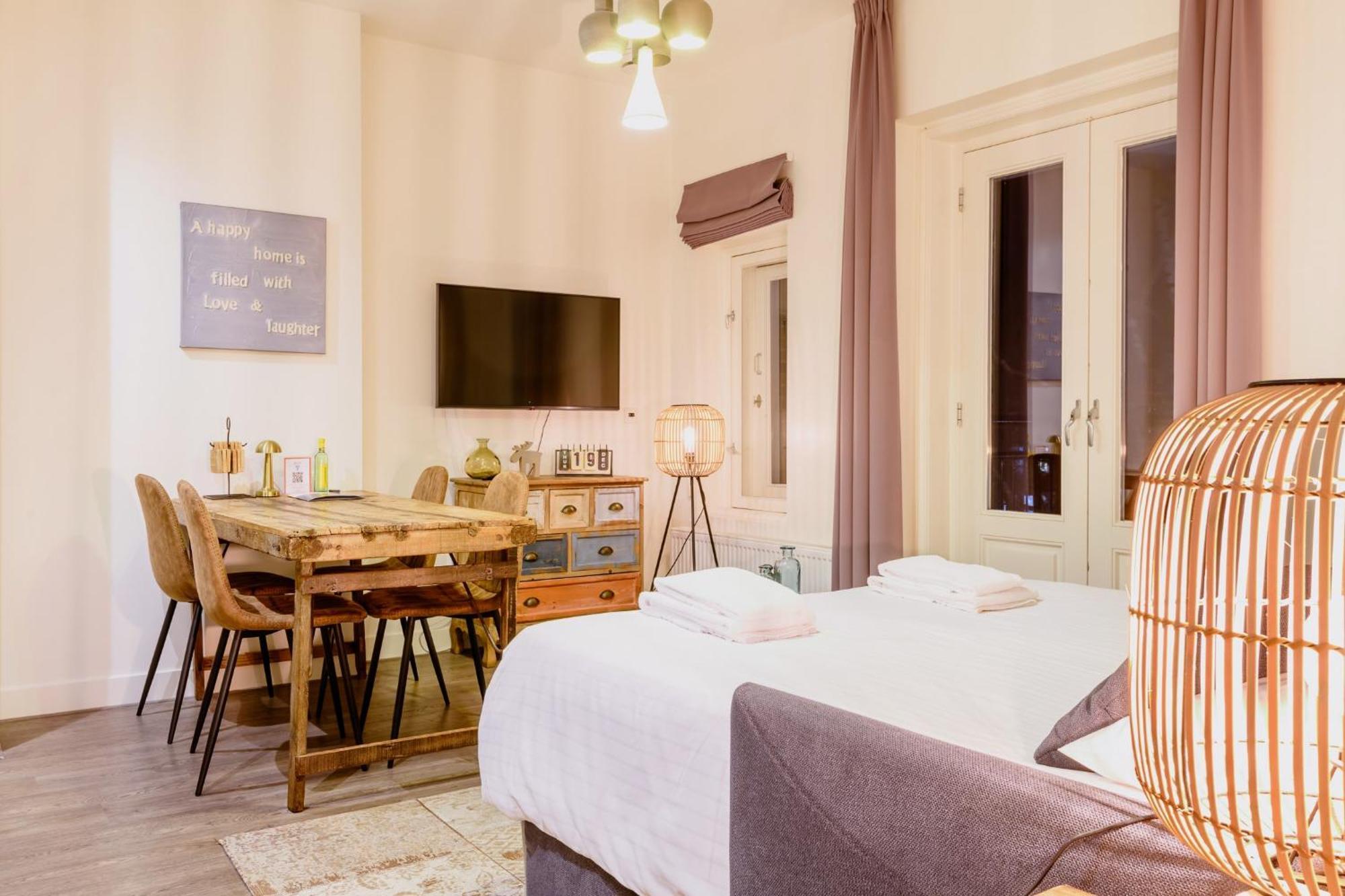 Hotel Oranjestaete نايميخين المظهر الخارجي الصورة